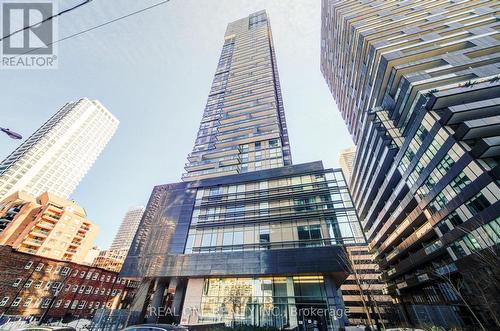 4002 - 39 ROEHAMPTON AVENUE  Toronto, ON M4P 0G1