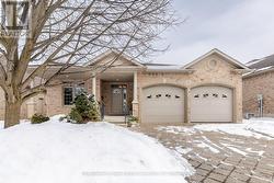 27 NORTH POINTE DRIVE  Stratford, ON N5A 8C3