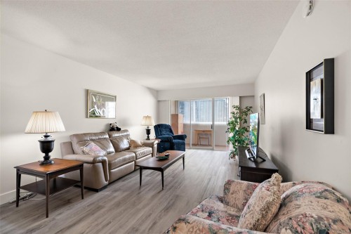 206-2050 White Birch Rd, Sidney, BC - Indoor Photo Showing Living Room