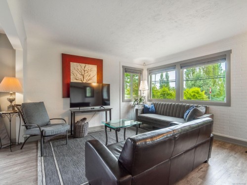 7261 Lantzville Rd, Lantzville, BC 