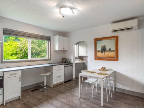 7261 Lantzville Rd, Lantzville, BC 