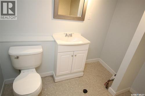 321 Bottomley Avenue N, Saskatoon, SK - Indoor Photo Showing Bathroom