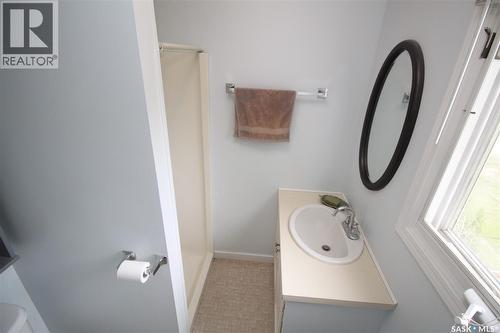 321 Bottomley Avenue N, Saskatoon, SK - Indoor Photo Showing Bathroom