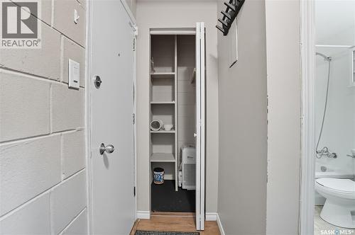 2A 833 B Avenue, Saskatoon, SK - Indoor Photo Showing Bathroom