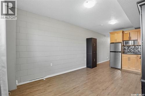 2A 833 B Avenue, Saskatoon, SK - Indoor Photo Showing Kitchen
