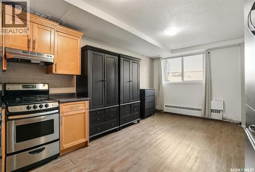 2A 833 B Avenue, Saskatoon, SK - Indoor Photo Showing Kitchen