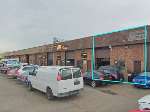 Front of Structure - 1518 Rue Berlier, Laval (Chomedey), QC -  Photo Showing Garage