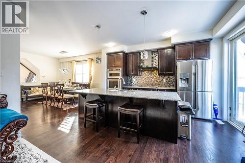 340 Shady Glen Crescent, Kitchener, ON - Indoor Photo Showing Kitchen With Upgraded Kitchen