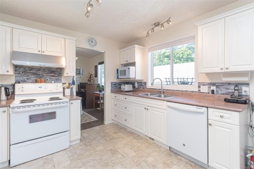 43 Eagle Lane, View Royal, BC 