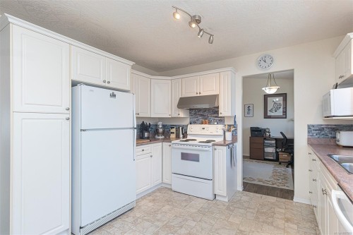 43 Eagle Lane, View Royal, BC 