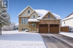 33 TANAGER CRESCENT  Wasaga Beach, ON L9Z 0B2