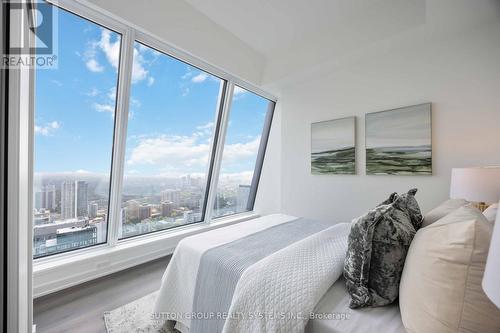 Lph05 - 8 Wellesley Street W, Toronto, ON - Indoor Photo Showing Bedroom