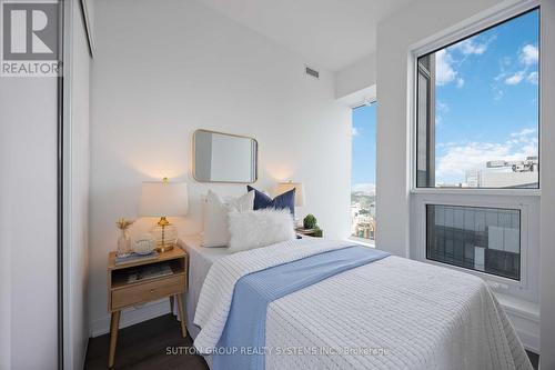 Lph05 - 8 Wellesley Street W, Toronto, ON - Indoor Photo Showing Bedroom