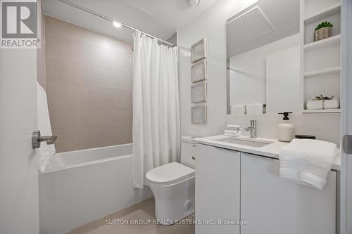 Lph05 - 8 Wellesley Street W, Toronto, ON - Indoor Photo Showing Bathroom