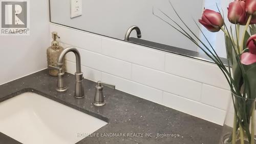81 Stirling Crescent, Markham, ON - Indoor