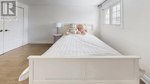 81 Stirling Crescent, Markham, ON - Indoor Photo Showing Bedroom