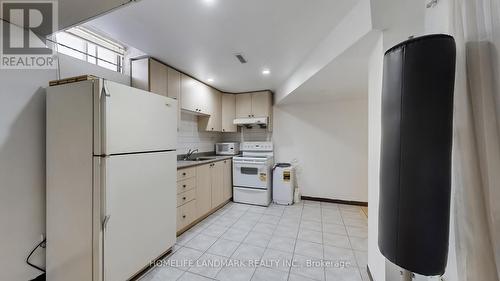 81 Stirling Crescent, Markham, ON - Indoor Photo Showing Kitchen