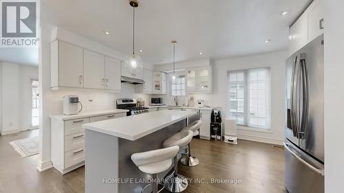 81 Stirling Crescent, Markham, ON - Indoor Photo Showing Kitchen With Upgraded Kitchen
