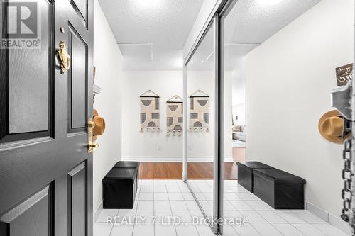 303 - 175 Cedar Avenue, Richmond Hill, ON - Indoor Photo Showing Other Room