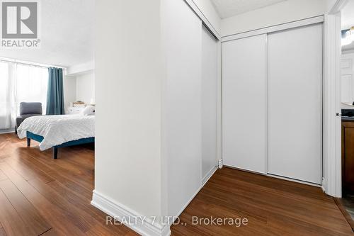 303 - 175 Cedar Avenue, Richmond Hill, ON - Indoor
