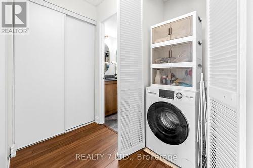 303 - 175 Cedar Avenue, Richmond Hill, ON - Indoor Photo Showing Laundry Room