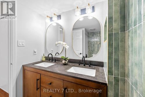 303 - 175 Cedar Avenue, Richmond Hill, ON - Indoor Photo Showing Bathroom