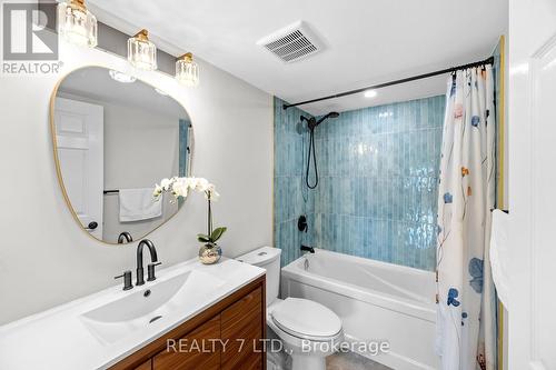 303 - 175 Cedar Avenue, Richmond Hill, ON - Indoor Photo Showing Bathroom