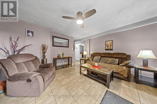 1702 Russell Road, Ottawa, ON - Indoor Photo Showing Living Room