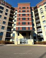 821 - 39 NEW DELHI DRIVE Markham, ON L3S 0E1