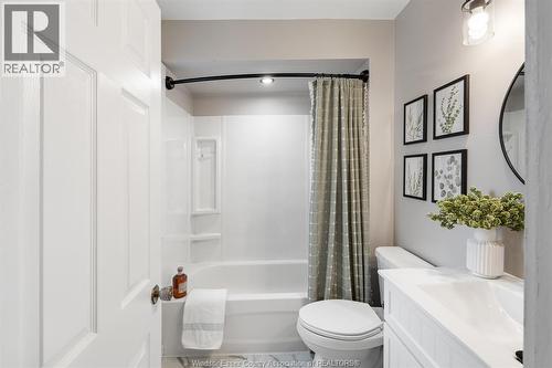 45 Richardson, Tilbury, ON - Indoor Photo Showing Bathroom