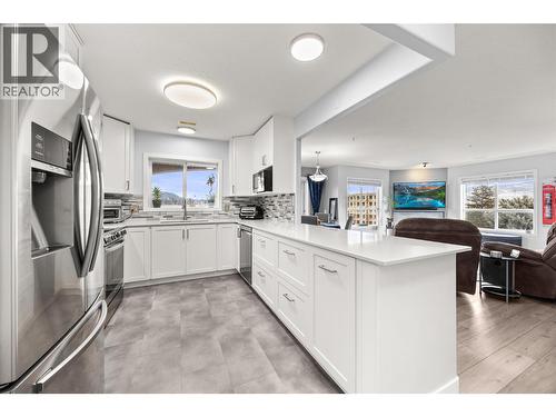 Kitchen - 1895 Ambrosi Road Unit# 502, Kelowna, BC - Indoor Photo Showing Kitchen With Upgraded Kitchen