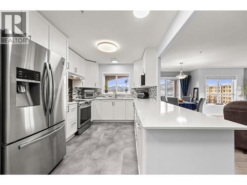 Kitchen - 1895 Ambrosi Road Unit# 502, Kelowna, BC - Indoor Photo Showing Kitchen With Upgraded Kitchen