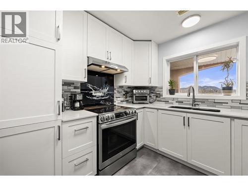 Kitchen - 1895 Ambrosi Road Unit# 502, Kelowna, BC - Indoor Photo Showing Kitchen With Double Sink