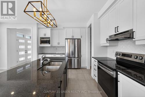3140 Willowridge Path, Pickering, ON - Indoor Photo Showing Kitchen With Stainless Steel Kitchen With Double Sink With Upgraded Kitchen
