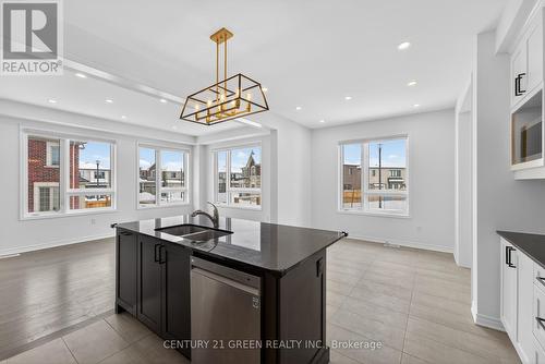 3140 Willowridge Path, Pickering, ON - Indoor Photo Showing Kitchen With Double Sink