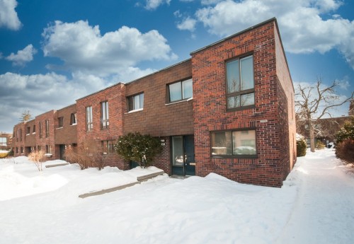 218 Place de Strasbourg  Saint-Lambert, QC J4S 1R7