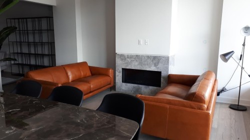 Salon - Th5-1288 Rue St-Antoine O., Montréal (Ville-Marie), QC - Indoor Photo Showing Living Room With Fireplace