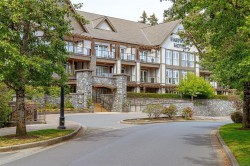 218-220 B-1376 Lynburne Pl  Langford, BC V9B 6S1