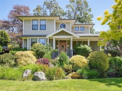 3215 Henderson Rd  Oak Bay, BC V8P 5A3