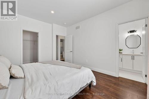 142 Ritchie Crescent, Springwater, ON - Indoor Photo Showing Bedroom