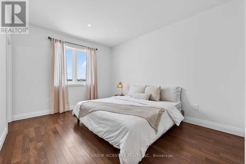 142 Ritchie Crescent, Springwater, ON - Indoor Photo Showing Bedroom