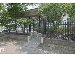 #113 9507 101 AV NW  Edmonton, AB T5H 4R1