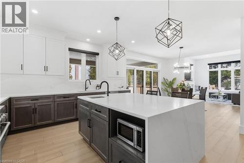 817 King Road, Burlington, ON - Indoor Photo Showing Kitchen With Upgraded Kitchen
