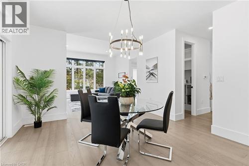 817 King Road, Burlington, ON - Indoor Photo Showing Dining Room