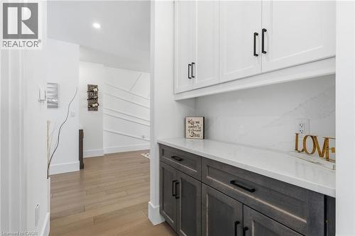 817 King Road, Burlington, ON - Indoor Photo Showing Other Room