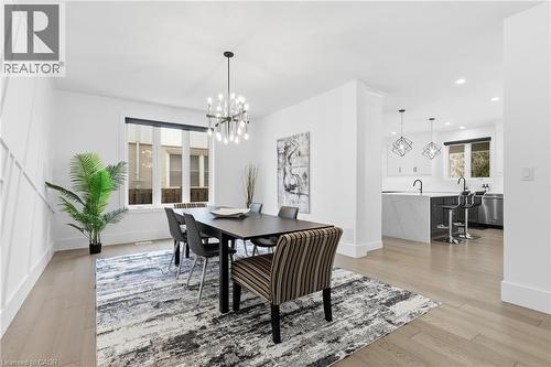 817 King Road, Burlington, ON - Indoor Photo Showing Dining Room