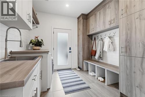 817 King Road, Burlington, ON - Indoor