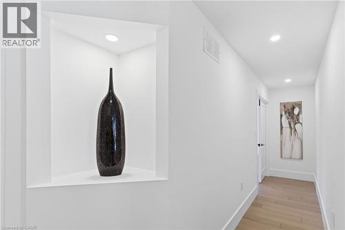 817 King Road, Burlington, ON - Indoor Photo Showing Other Room