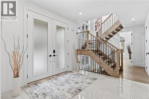 817 King Road, Burlington, ON - Indoor Photo Showing Other Room