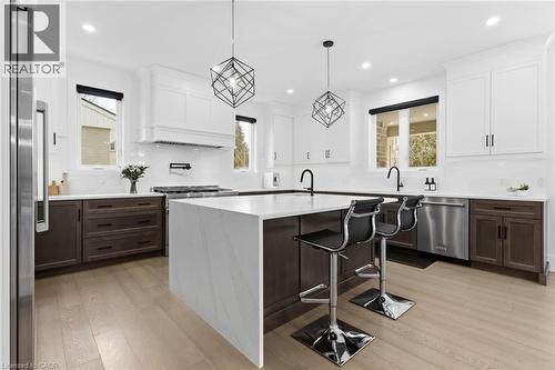 817 King Road, Burlington, ON - Indoor Photo Showing Kitchen With Upgraded Kitchen